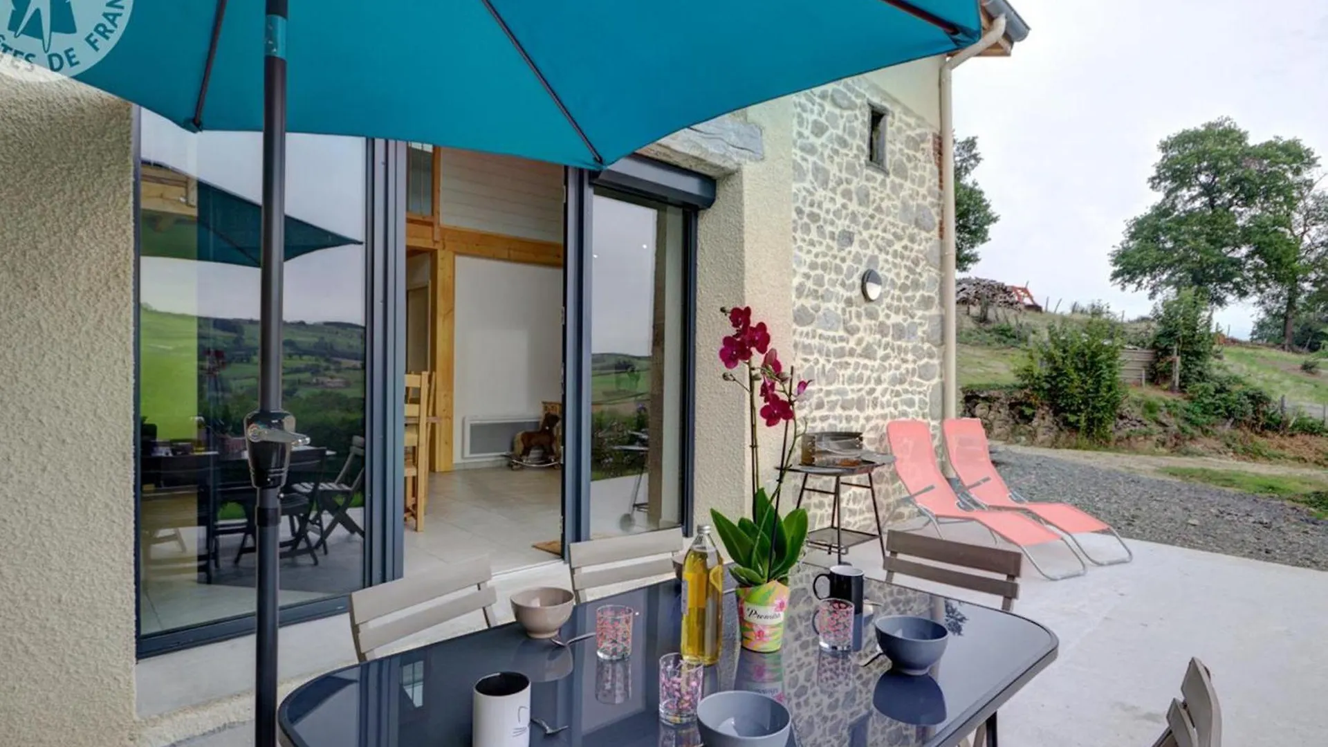 Maison Spacieuse Avec Terrasse, Jardin Et Poele A Bois A Saint-Heand - Fr-1-496-146
